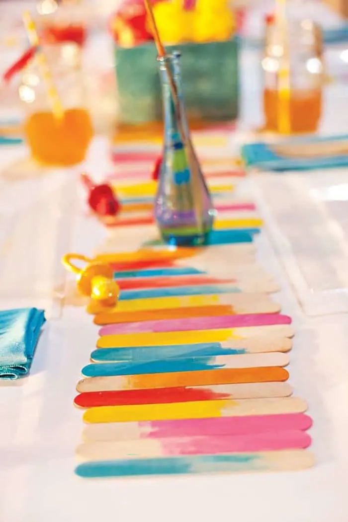 Pop stick table runner