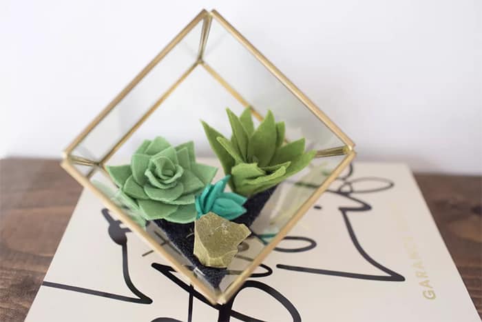 easy DIY felt succulent