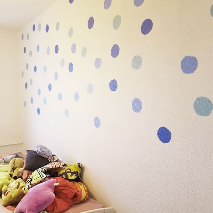 How to Paint Polka Dots on the Wall 