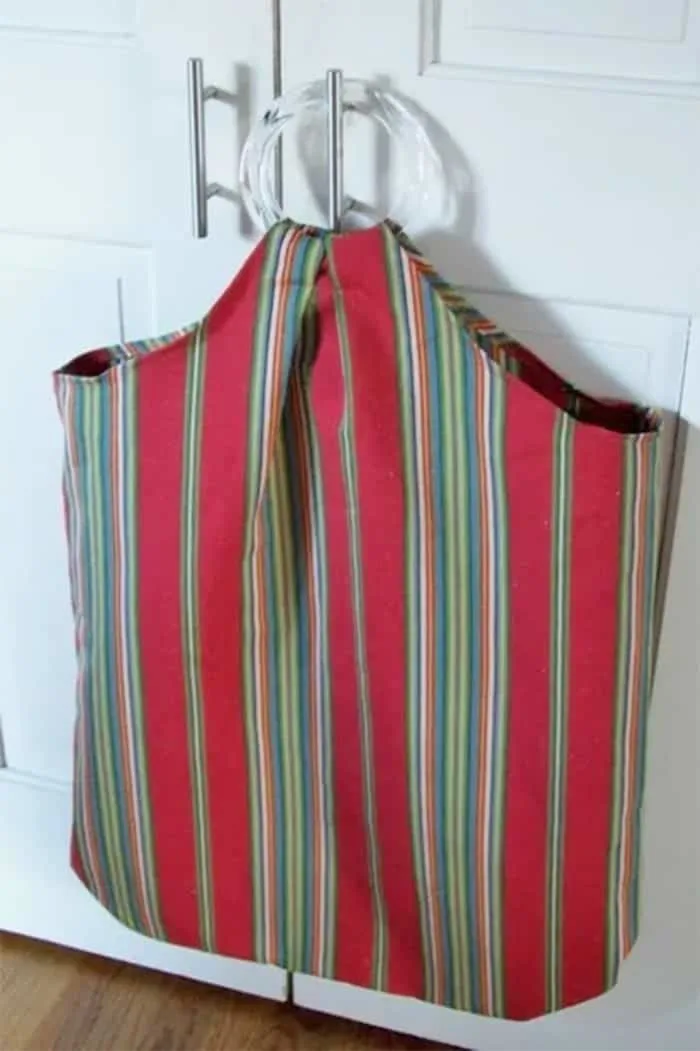 DIY hanged laundry hamper 1