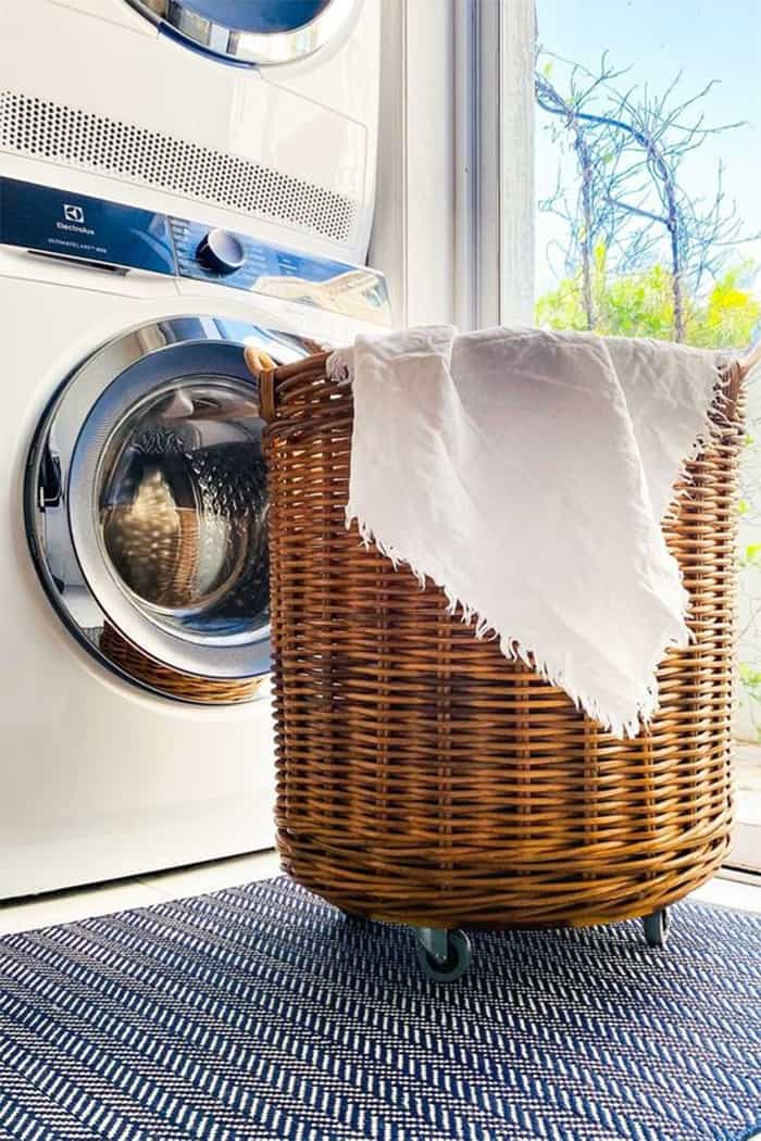 DIY laundry basket on wheels