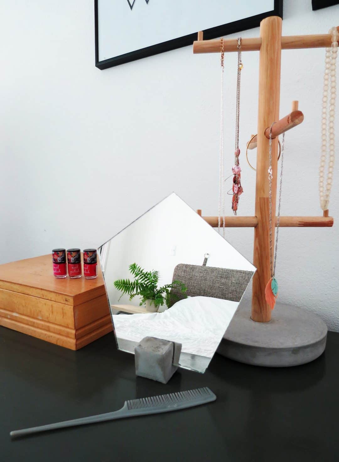 How to make a geometric vanity mirror