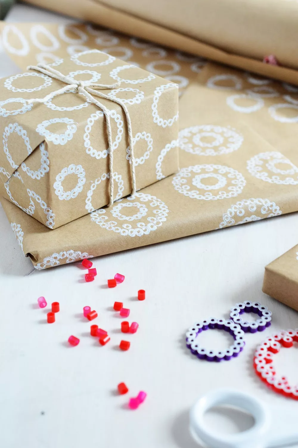 10+ DIY to wrap gifts with craft paper