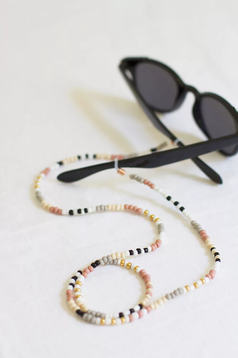 beaded eyeglass chain