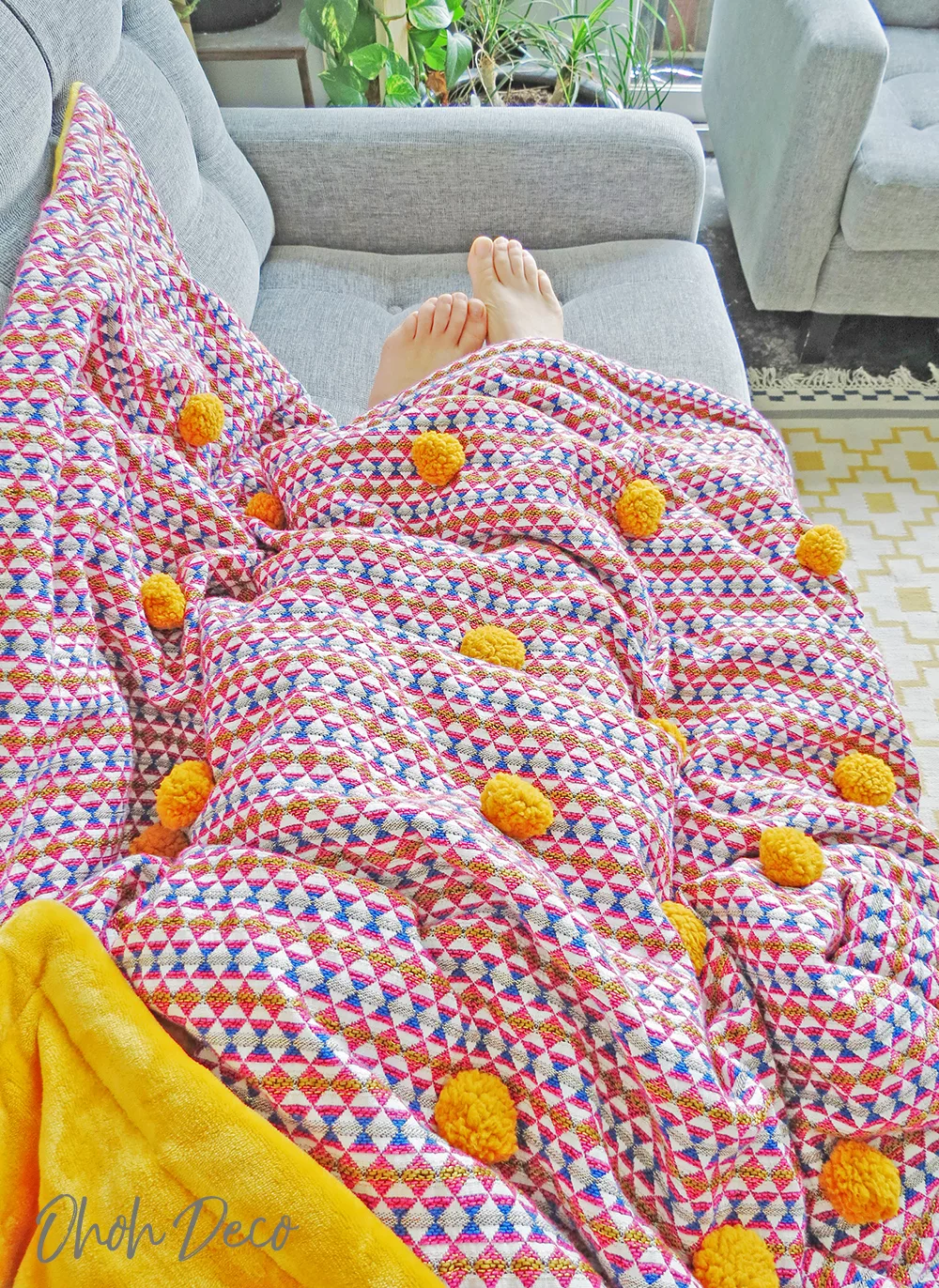 pom pom blanket