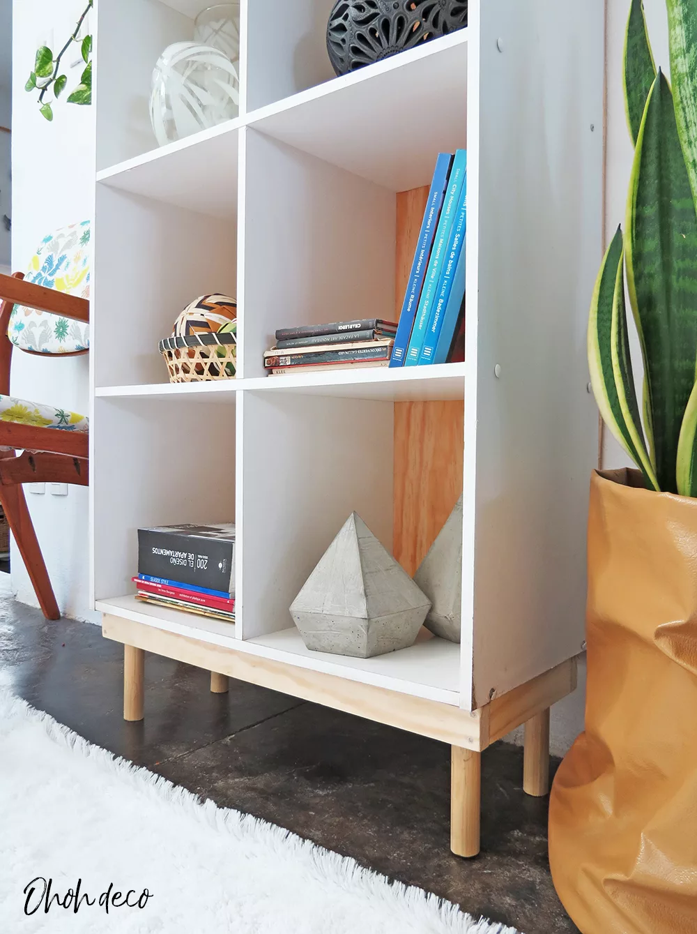 Easy upcycled bookshelf idea