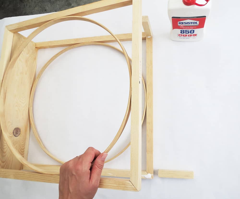 Assemble the diy wall shelf