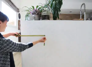 measuring to place wallpaper