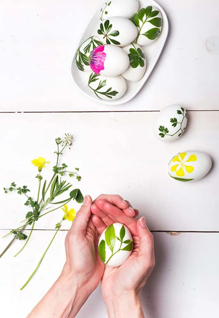 flower and foliage eggs decor