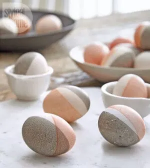 natural stained eggs