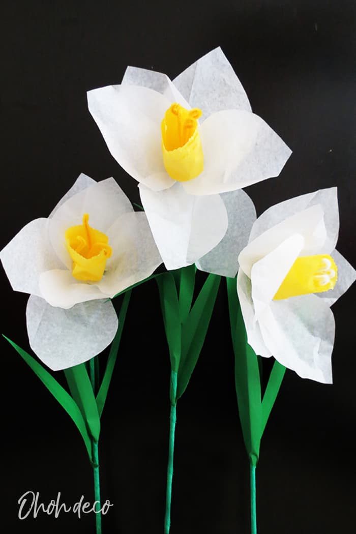 easy diy giant daffodil paper flower