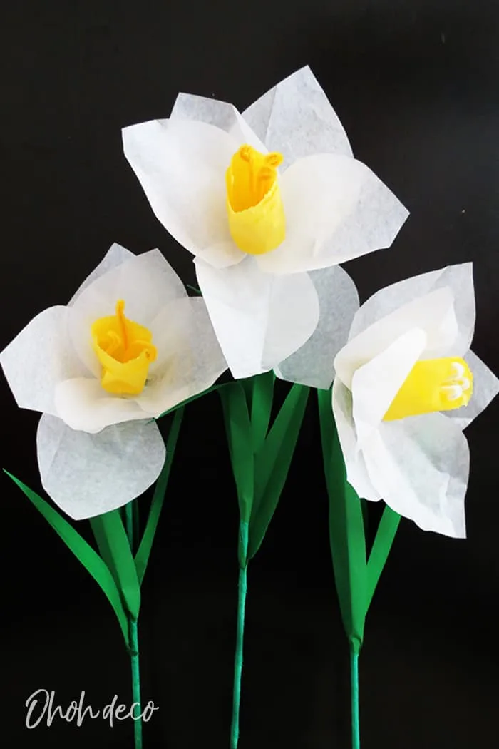 easy diy giant daffodil paper flower