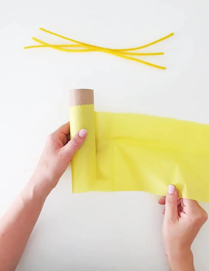 make a daffodil with paper