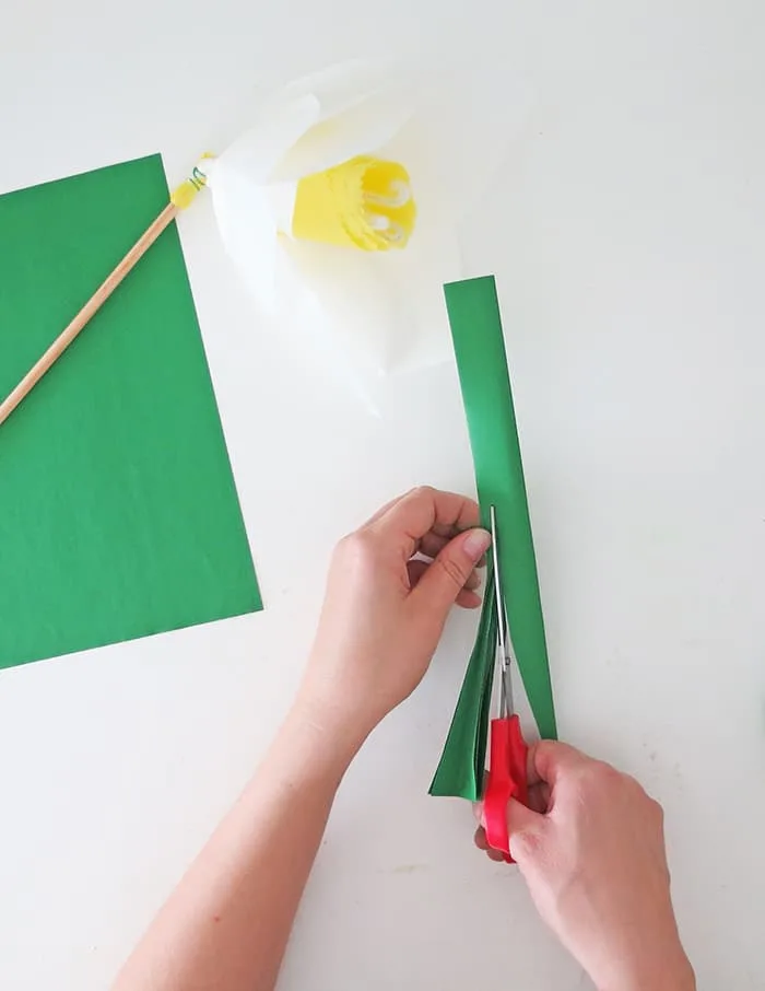 making paper leaves for doffidil flower