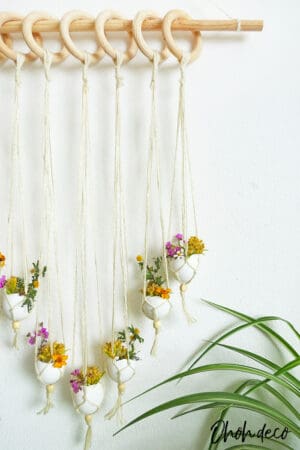 DIY seasonal wall hanging, Easter inspiration