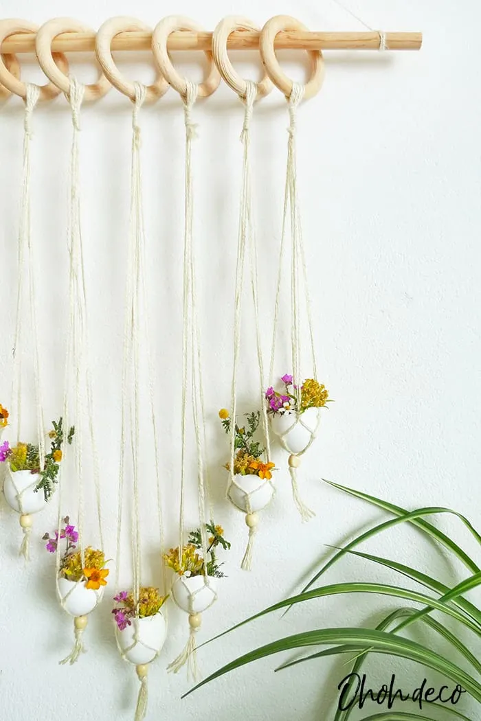 DIY seasonal wall hanging, Easter inspiration