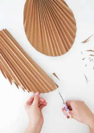 diy paper palm leaf cutting edges