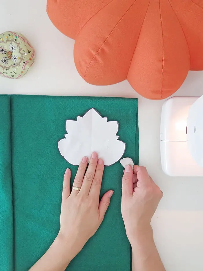 report the leaf shape to make pumpkin pillow