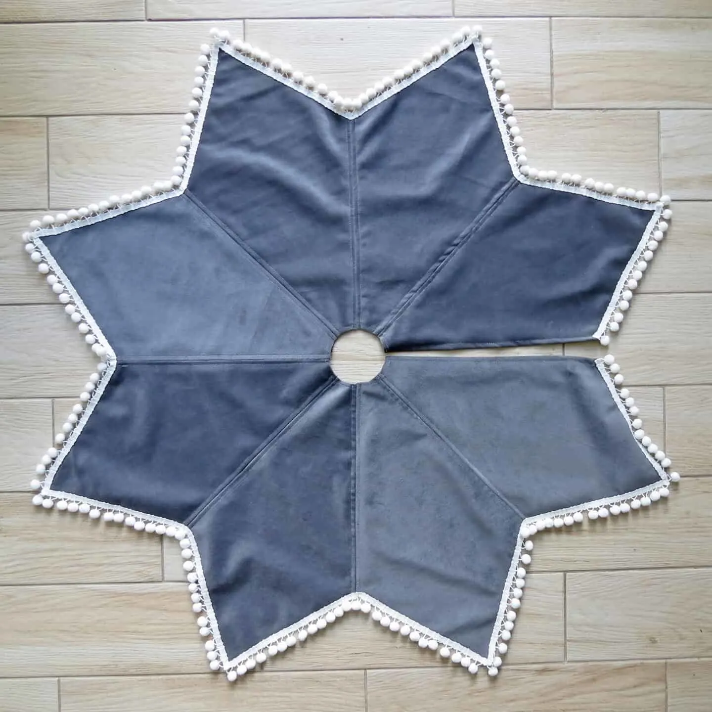Sewing star-shaped tree skirt
