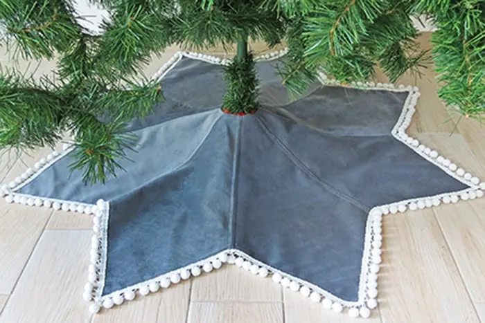 sew a star Christmas tree skirt