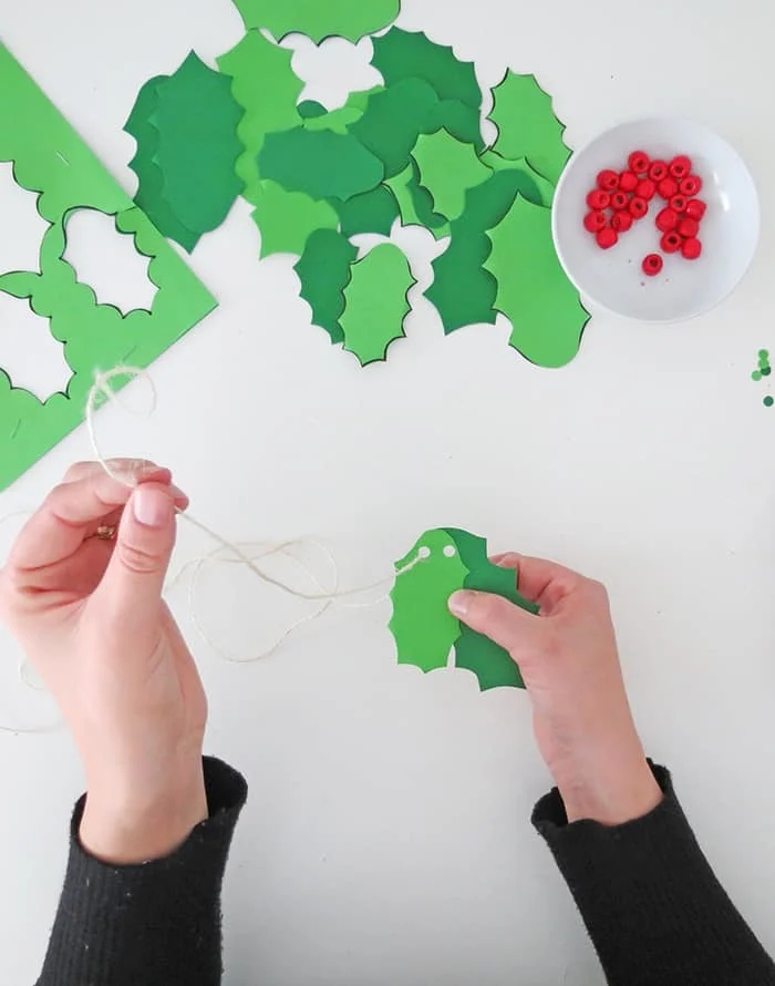 Diy holly christmas garland