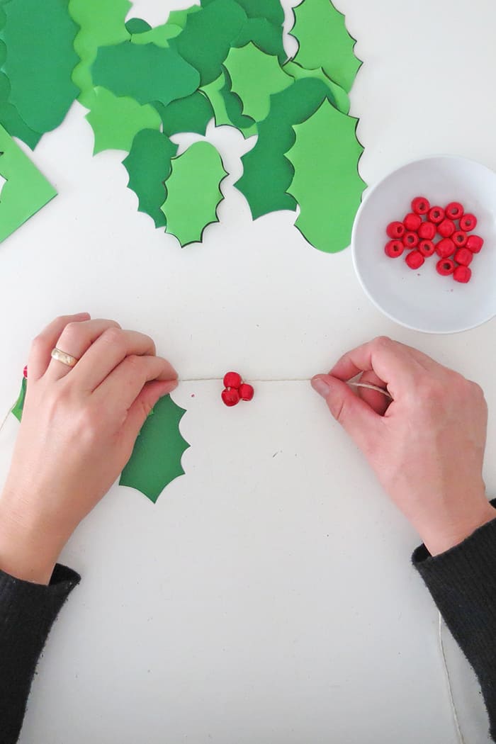 bead to make diy christmas garland