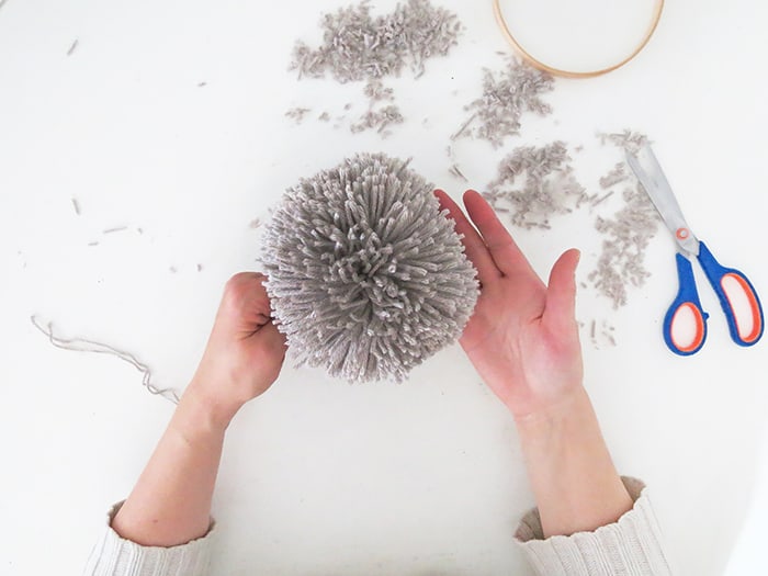 how to make big pom poms