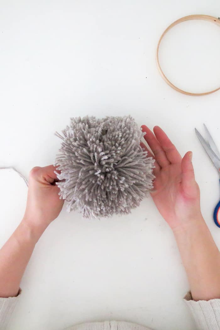 how to make a huge pom pom