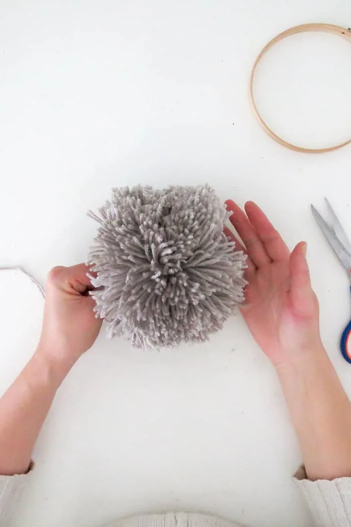 how to make a huge pom pom