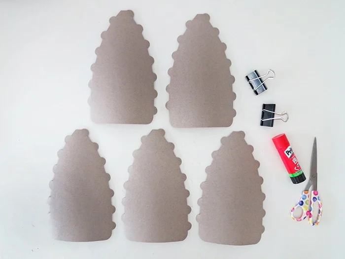 cut 5 identical pieces to make the paper lampshade