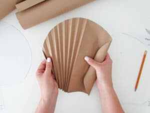 make accordion flof to DIY palm leaf
