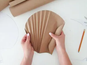 make accordion flof to DIY palm leaf