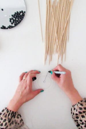 make the base of the diy wood lampshade