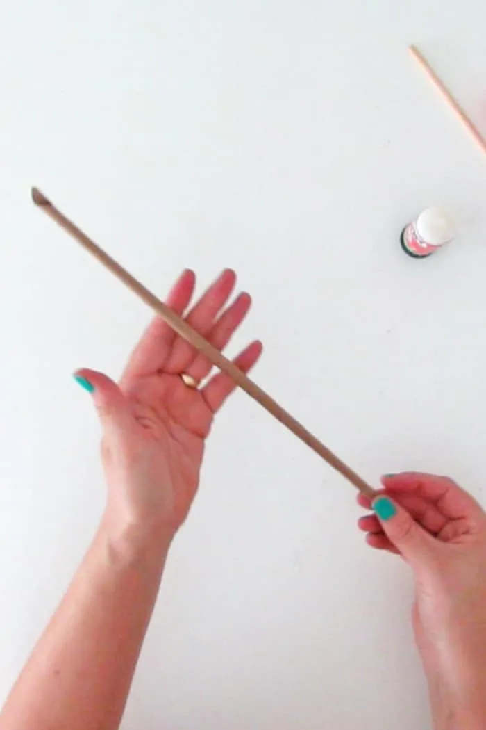 make a paper dowel to diy boho mirror