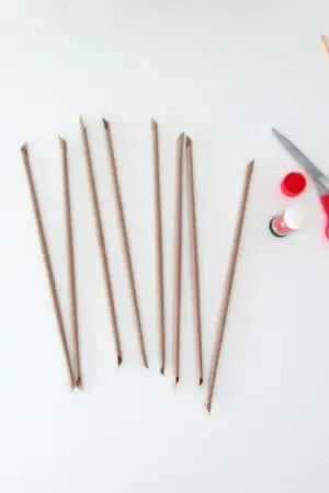 make 8 paper dowels