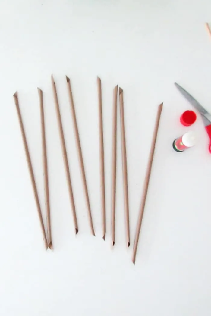 make 8 paper dowels