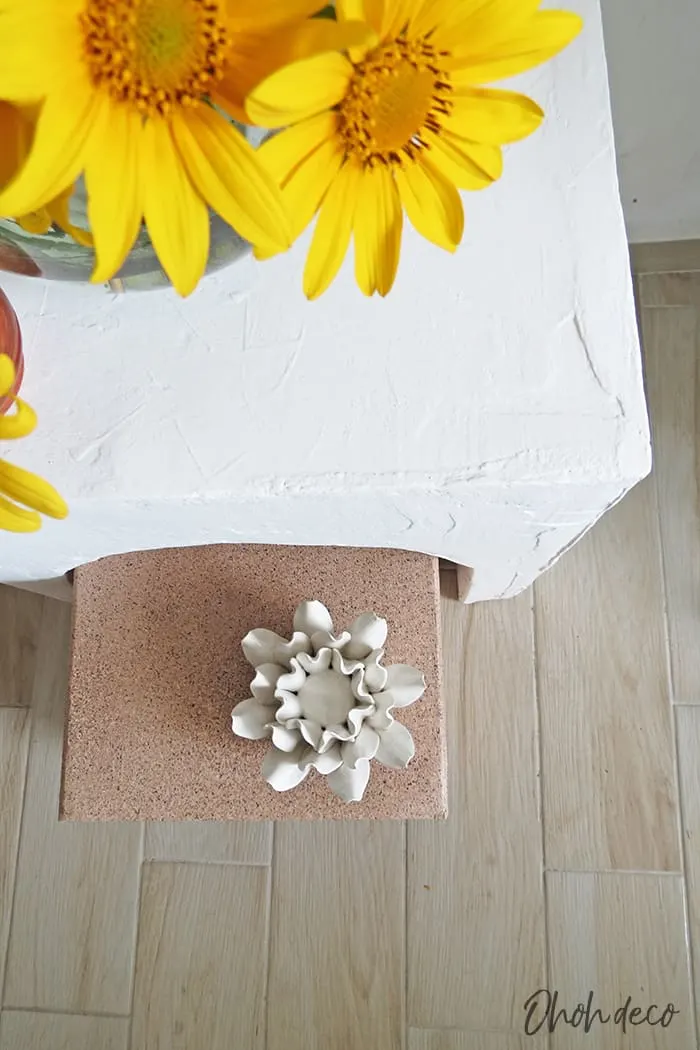 easy diy Cardboard table