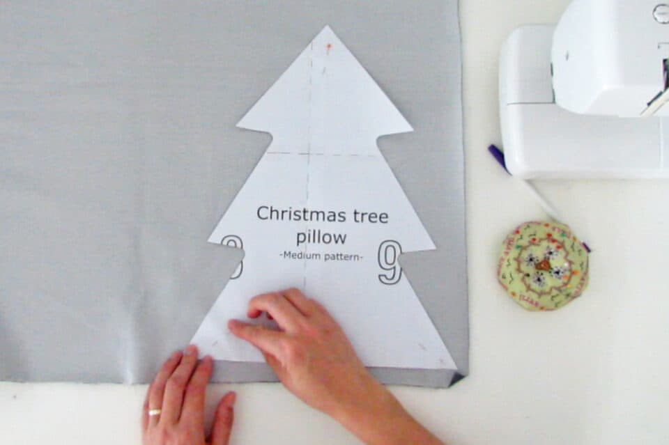 christmas-tree-pillow