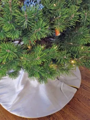 reversible tree skirt