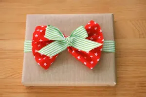 diy fabric bow gift