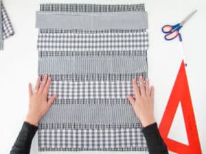 align the pocket on the calendar