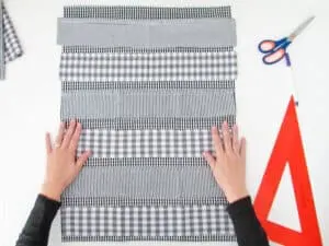 align the pocket on the calendar