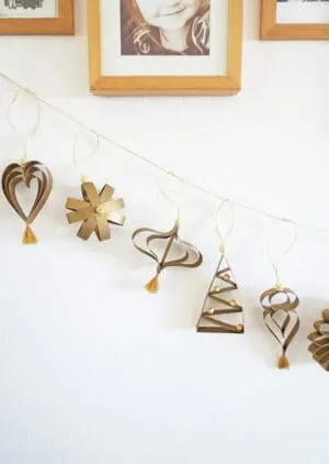 make Paper christmas ornaments