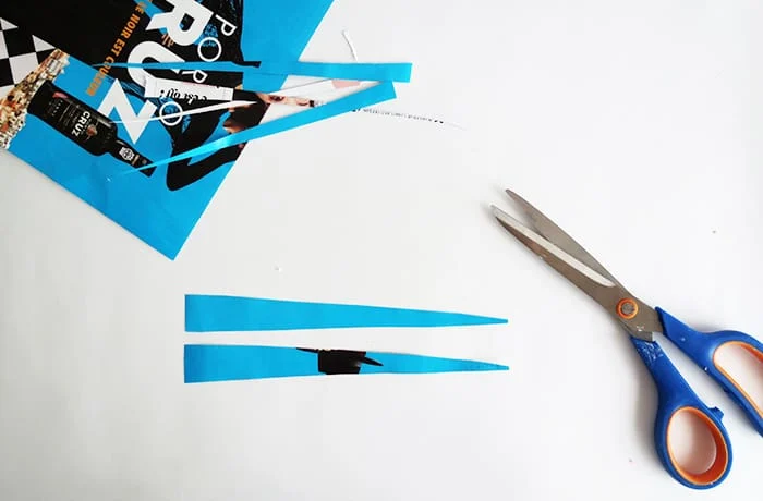 cut two paper trinagles
