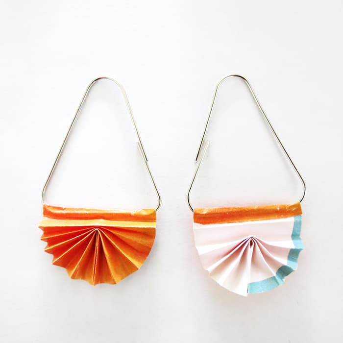 Make easy paper earrings