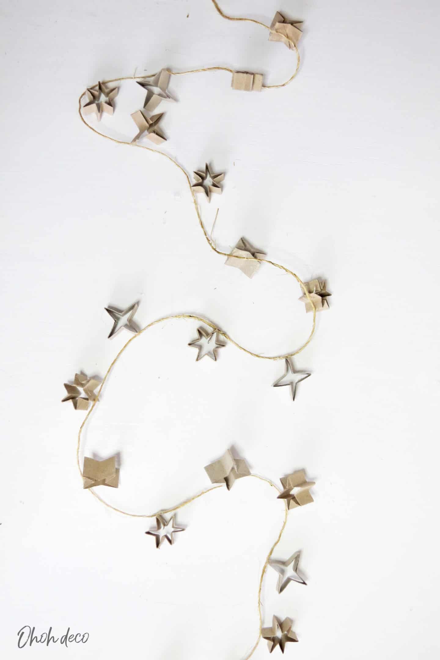 star garland with cardboard rolls