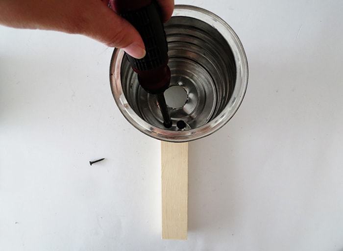 Homemade lamp with can