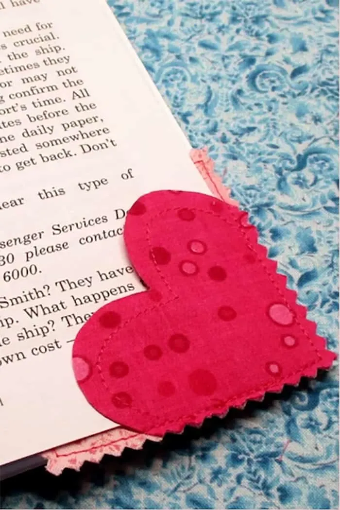 heart bookmark pattern