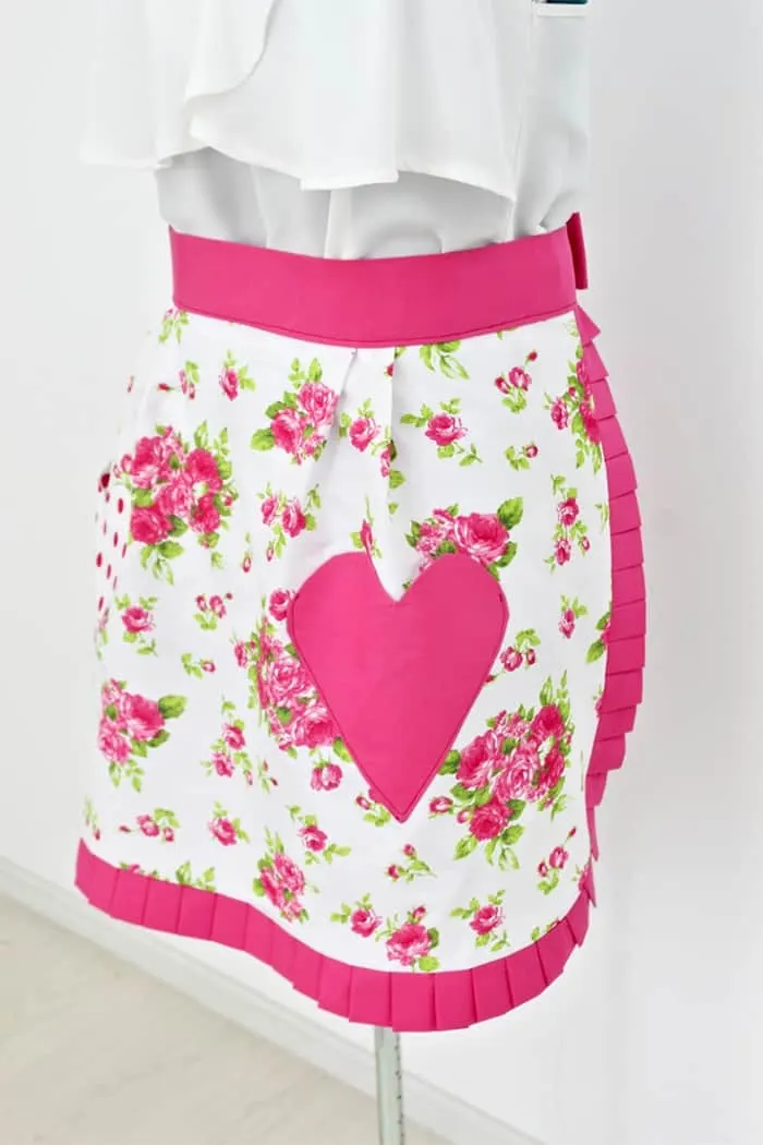 valentine apron sewing tutorial