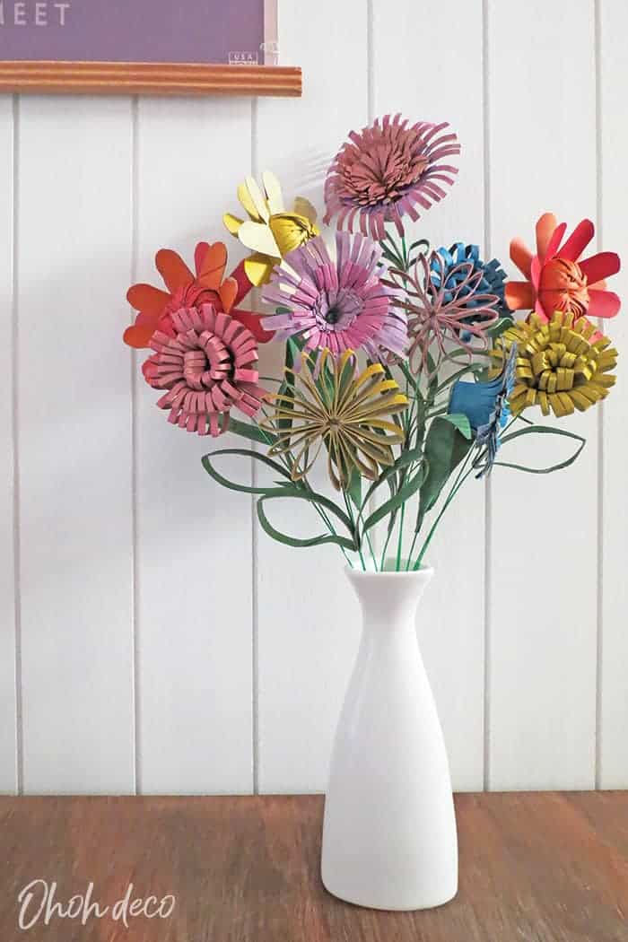 make diy flowers with cardboard and paper